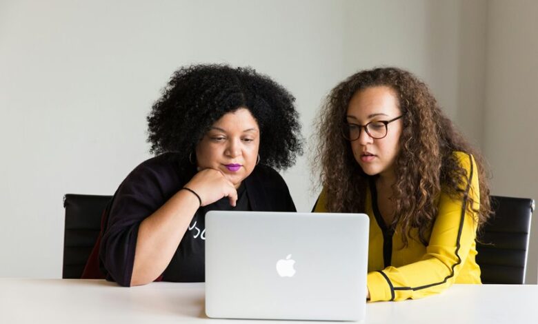 empowering women online community